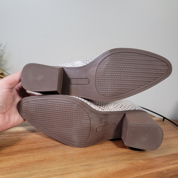 The Limited Kiki Vegan Eather Ankle Boots Booties Size 8 - Picture 10 of 13